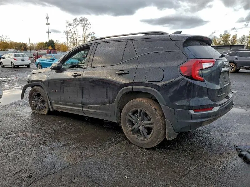 2022 GMC TERRAIN AT4  