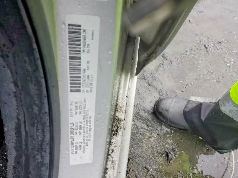 2012 DODGE AVENGER SE  