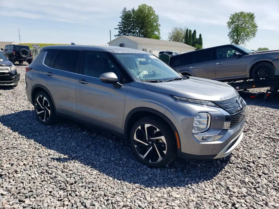 2023 MITSUBISHI OUTLANDER SE  