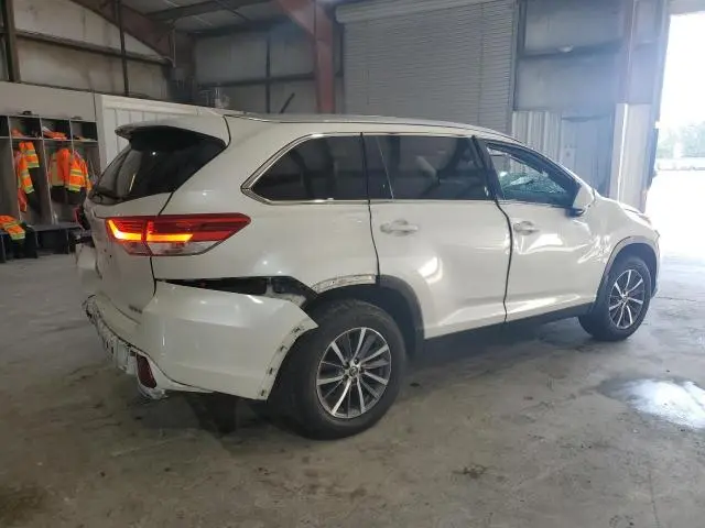 2019 TOYOTA HIGHLANDER SE  