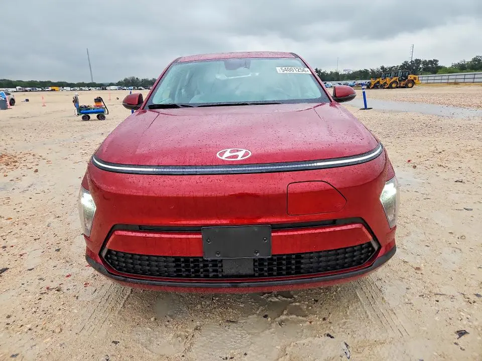 2025 HYUNDAI KONA SE  