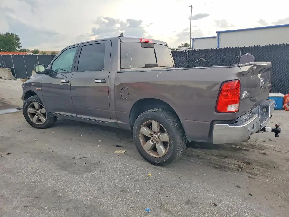 2017 RAM 1500 SLT  