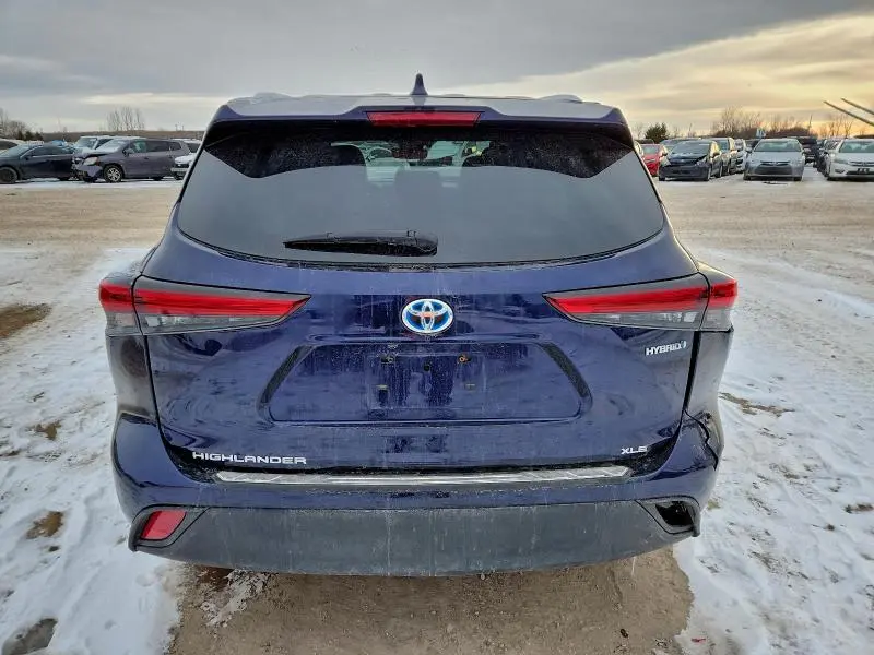 2021 TOYOTA HIGHLANDER HYBRID XLE  