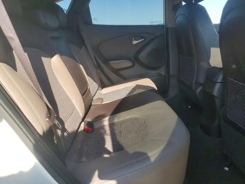 2011 HYUNDAI TUCSON GLS  