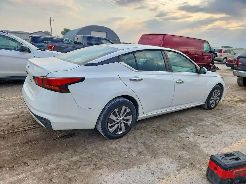 2019 NISSAN ALTIMA S  