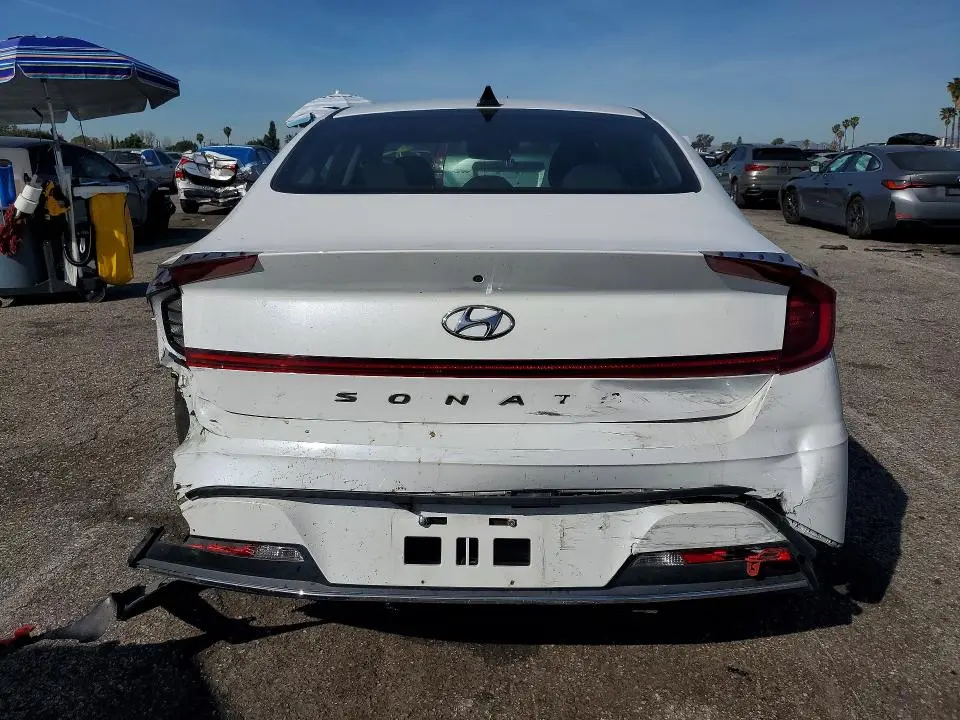 2022 HYUNDAI SONATA SE  