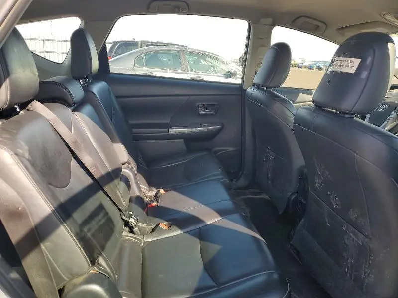 2017 TOYOTA PRIUS V TWO  