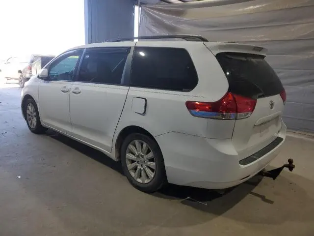 2011 TOYOTA SIENNA LE  