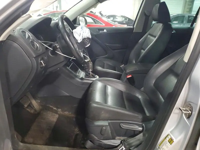 2014 VOLKSWAGEN TIGUAN S  