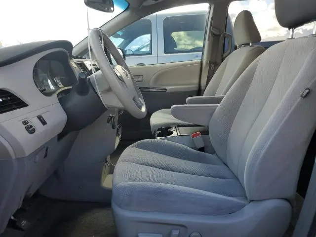 2011 TOYOTA SEINNA   