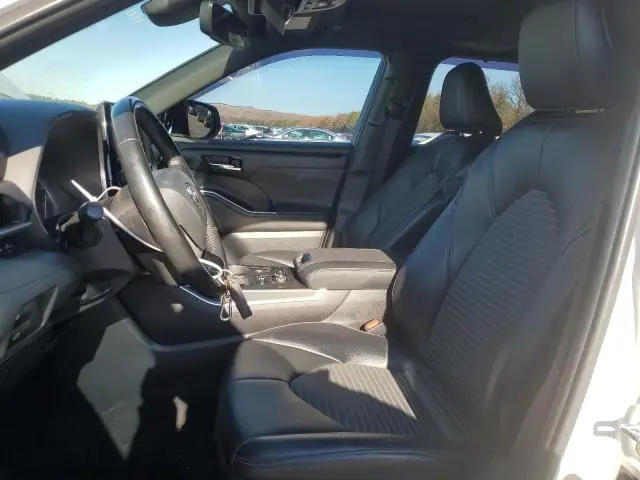 2022 TOYOTA HIGHLANDER XSE  