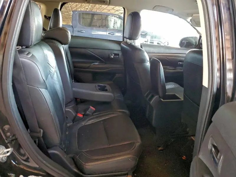 2020 MITSUBISHI OUTLANDER SE  