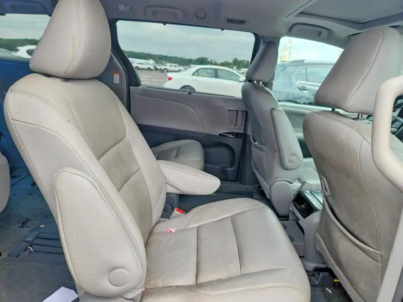 2017 TOYOTA SIENNA XLE 8-PASSENGER  
