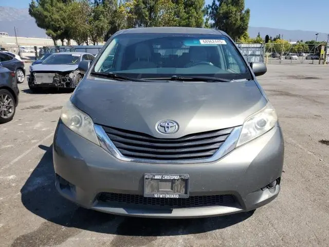 2012 TOYOTA SIENNA LE  
