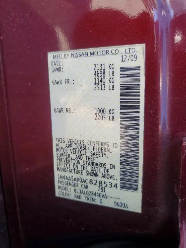 2010 NISSAN MAXIMA S  