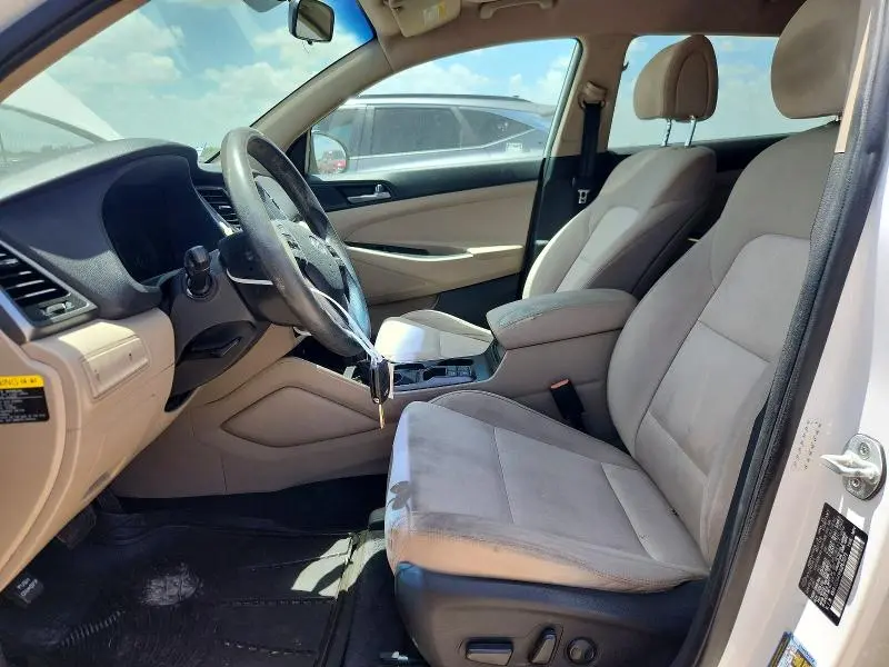 2017 HYUNDAI TUCSON SE  