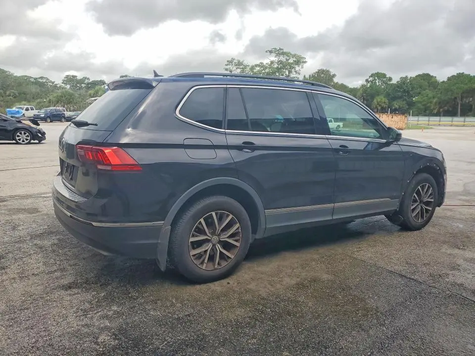 2020 VOLKSWAGEN TIGUAN SE  