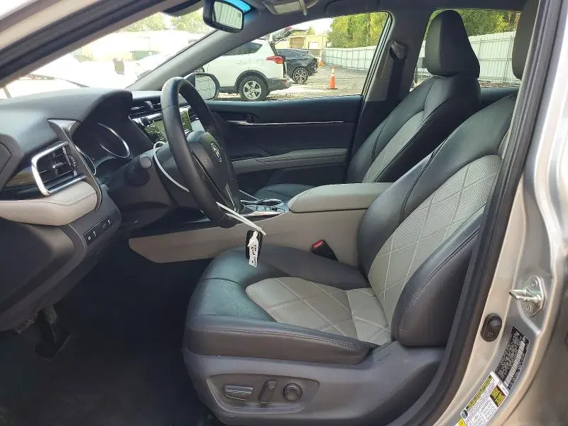 2018 TOYOTA CAMRY XLE  