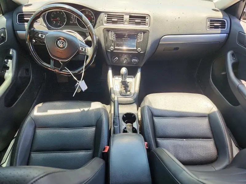 2017 VOLKSWAGEN JETTA SE  