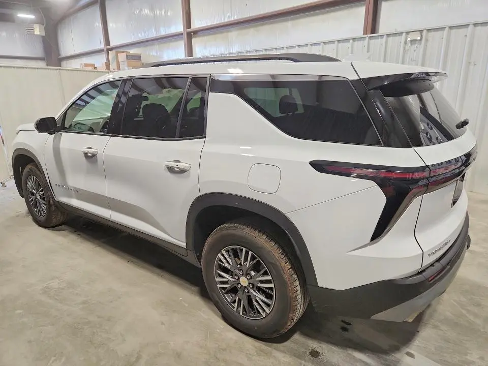 2024 CHEVROLET TRAVERSE LT  