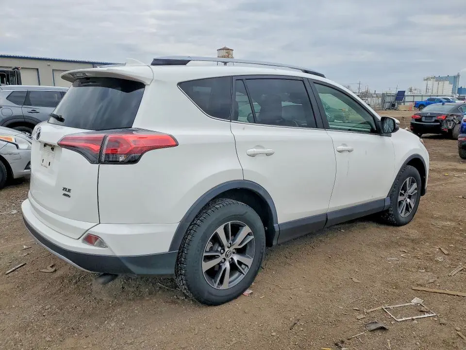 2017 TOYOTA RAV4 XLE  