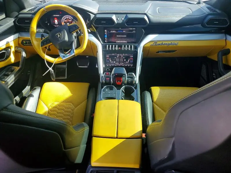 2019 LAMBORGHINI URUS   