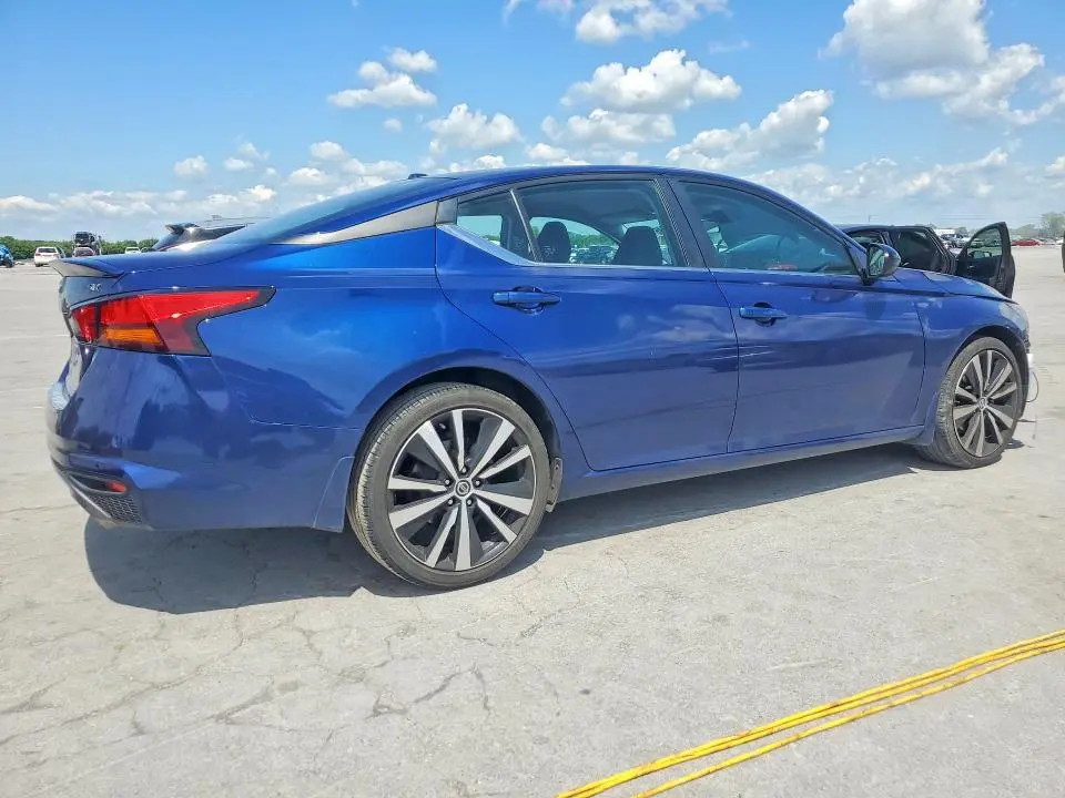 2021 NISSAN ALTIMA SV  