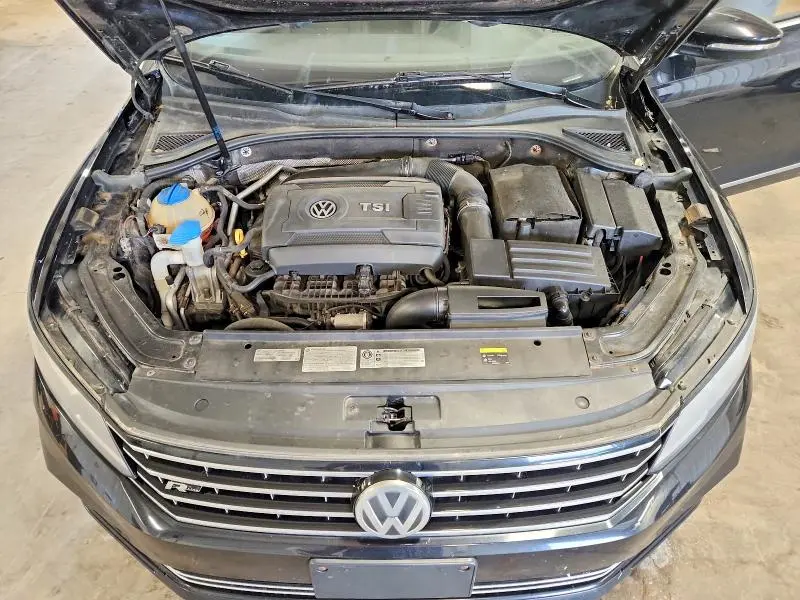 2017 VOLKSWAGEN PASSAT R-LINE  
