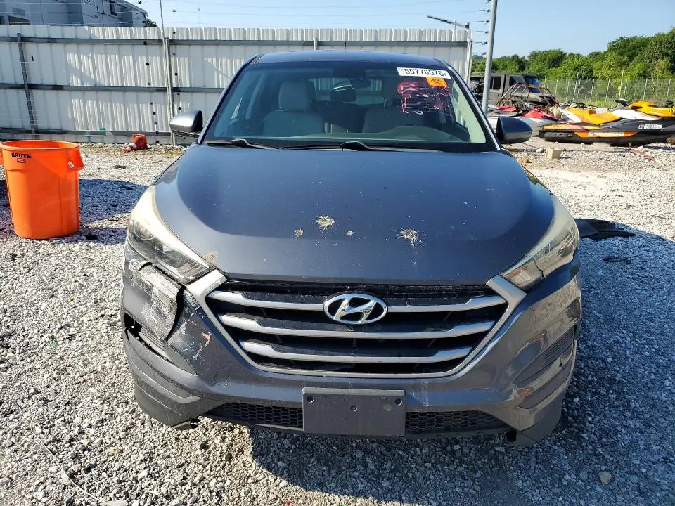 2017 HYUNDAI TUCSON SE  