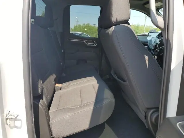 2024 CHEVROLET SILVERADO K1500 LT  