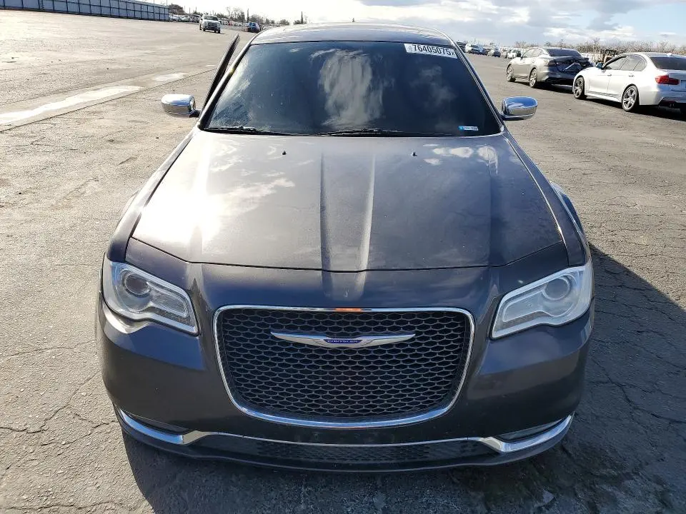 2019 CHRYSLER 300 LIMITED  