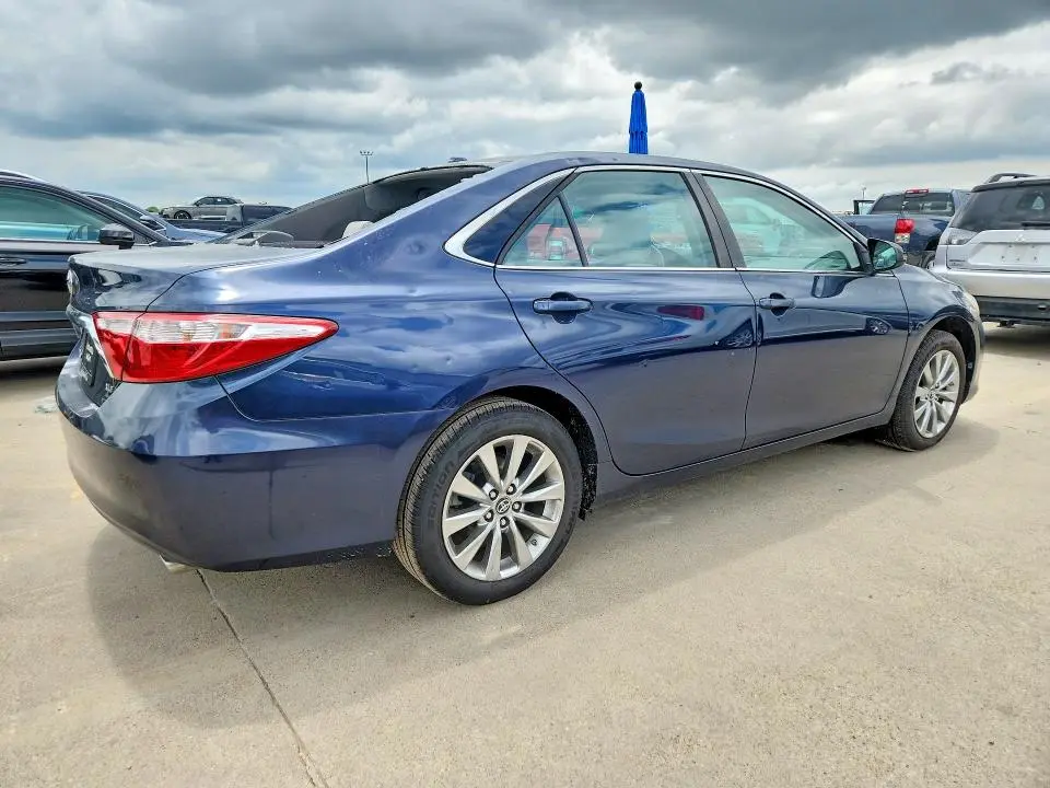 2017 TOYOTA CAMRY XLE  