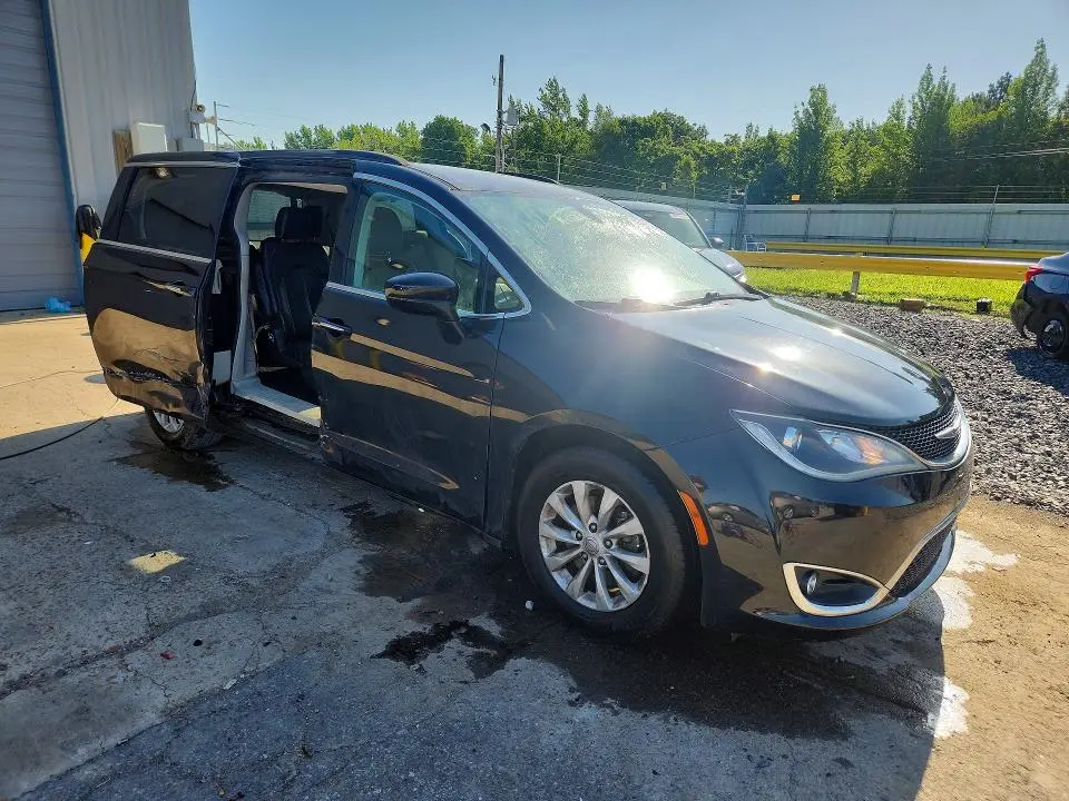 2017 CHRYSLER PACIFICA TOURING L  