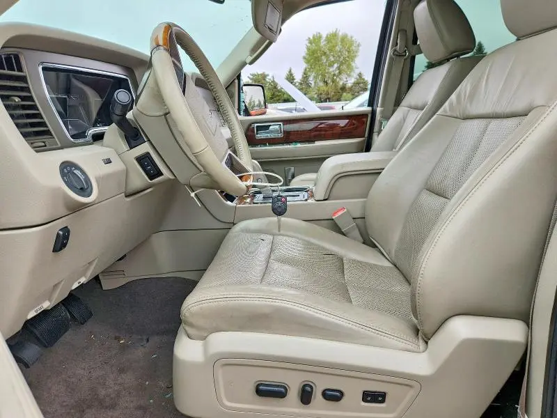 2011 LINCOLN NAVIGATOR   