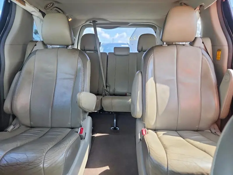 2014 TOYOTA SIENNA LIMITED 7-PASSENGER  