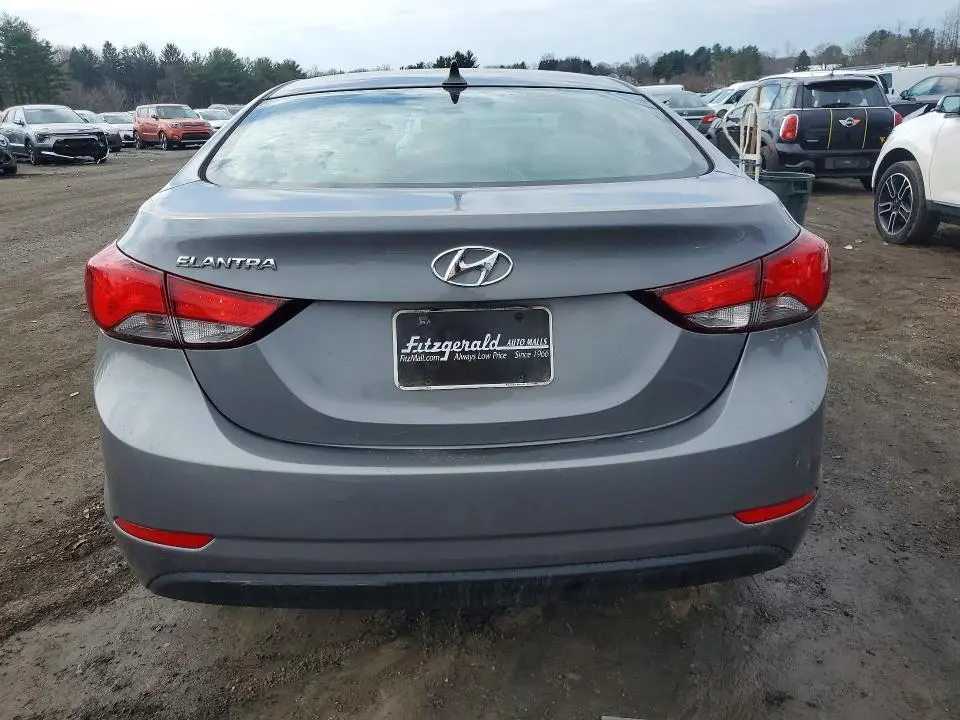 2014 HYUNDAI ELANTRA SE  