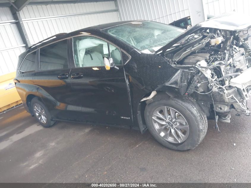 2021 TOYOTA SIENNA LE