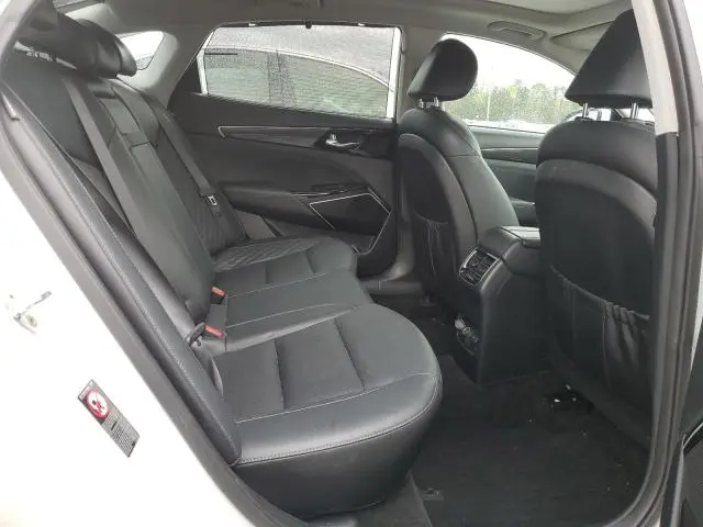 2019 KIA CADENZA LUXURY  