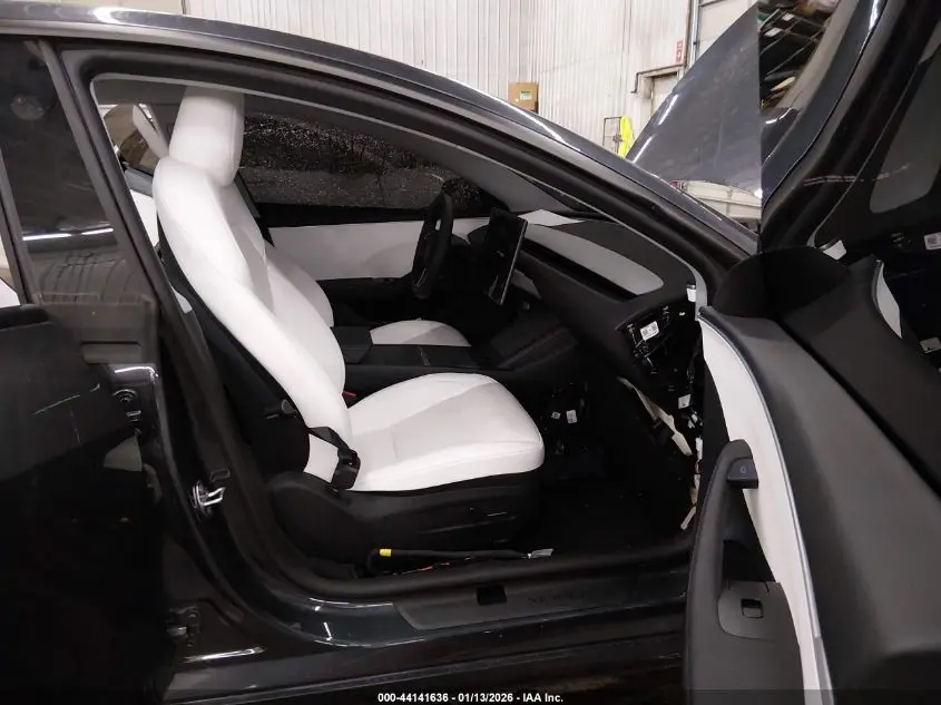 2025 TESLA MODEL 3 LONG RANGE REAR-WHEEL DRIVE/STANDARD REAR-WHEEL DRIVE