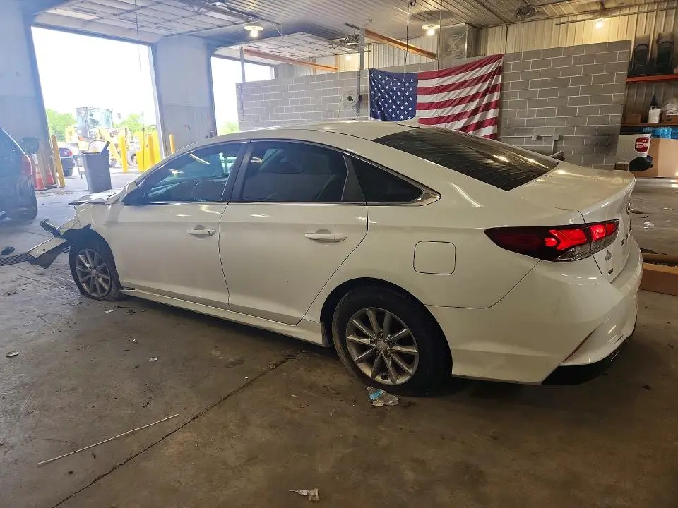 2018 HYUNDAI SONATA SE  
