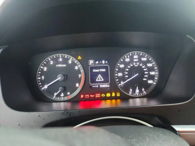 2017 HYUNDAI SONATA SE  