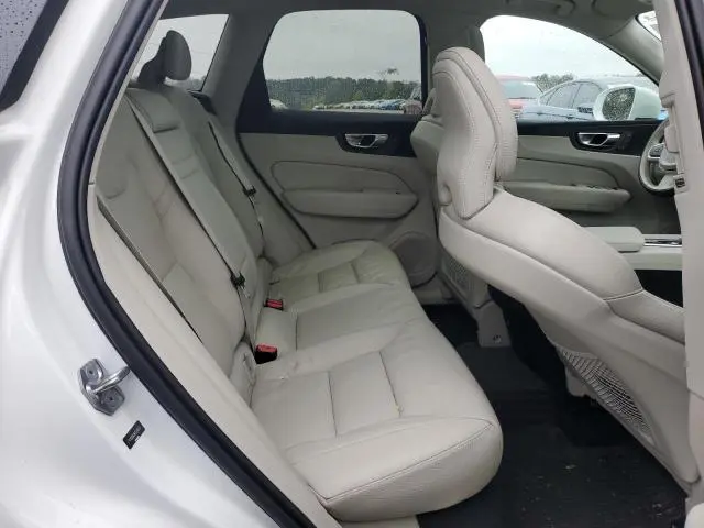 2019 VOLVO XC60 T5 MOMENTUM
