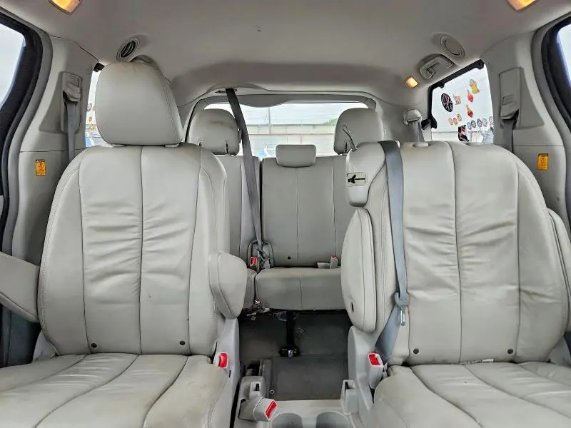 2012 TOYOTA SIENNA XLE 8-PASSENGER  