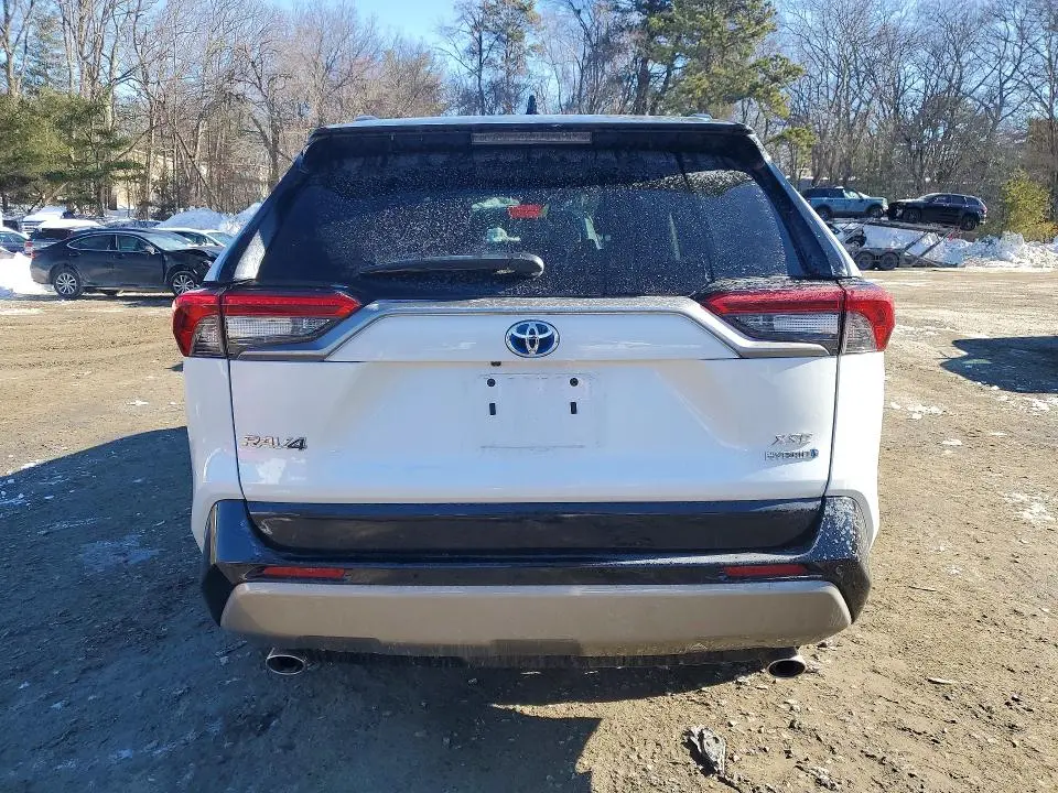 2024 TOYOTA RAV4 XSE  