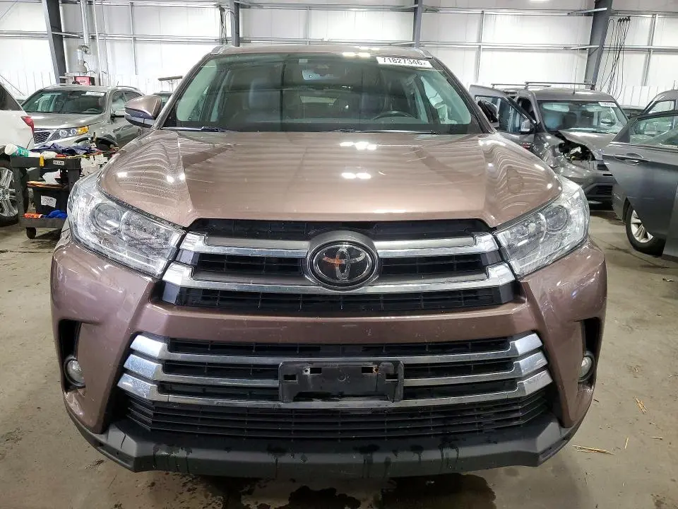 2017 TOYOTA HIGHLANDER LIMITED  