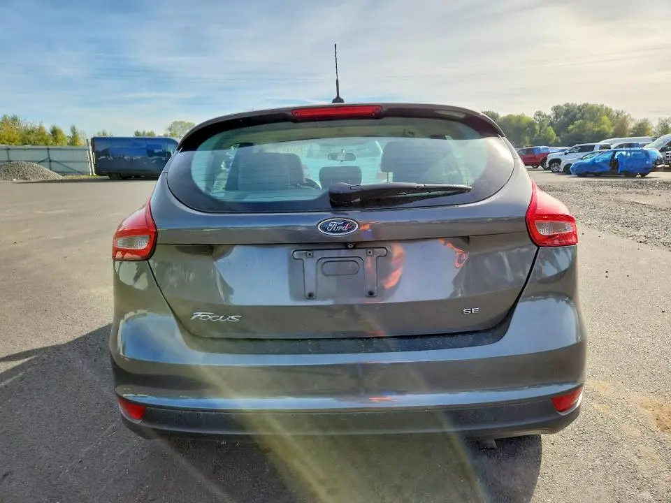 2016 FORD FOCUS SE  