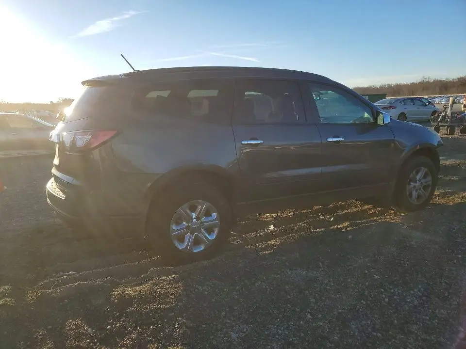2014 CHEVROLET TRAVERSE LS  