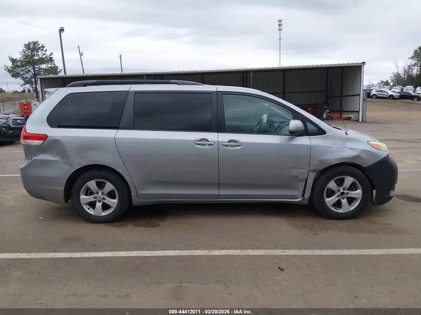 2012 TOYOTA SIENNA LE V6 8 PASSENGER