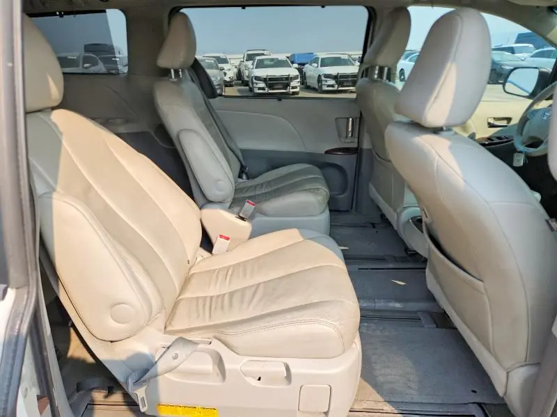 2013 TOYOTA SIENNA XLE 7-PASSENGER  