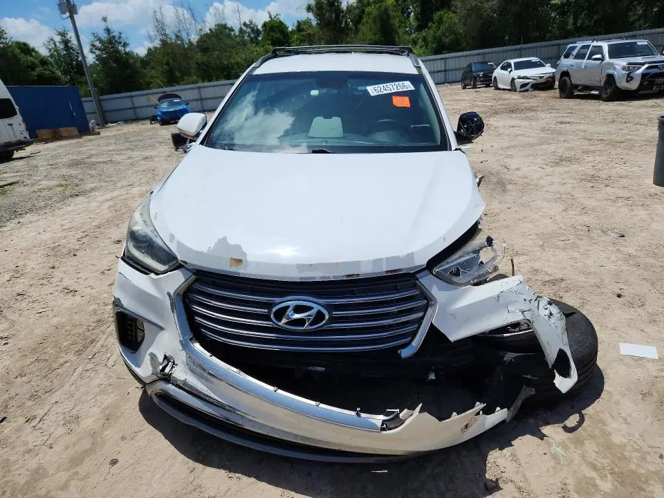 2017 HYUNDAI SANTA FE SE  